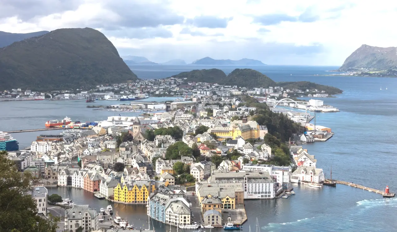 Олесунн — город модерн и морские пейзажи Норвегии